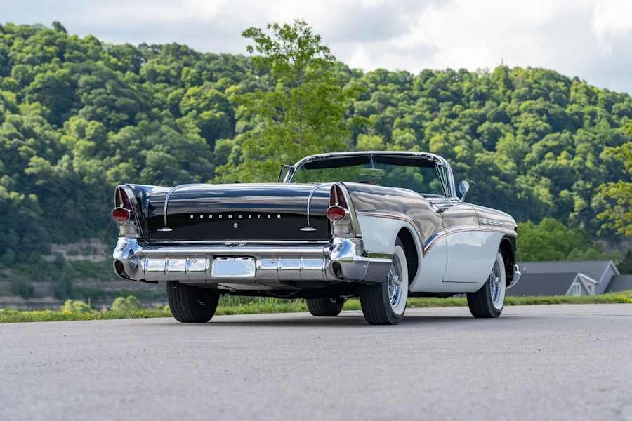 1957 Buick Roadmaster - Image 22 of 31