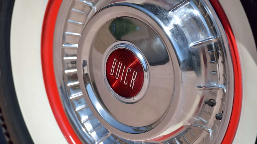 1957 Buick Roadmaster - Image 16 of 20