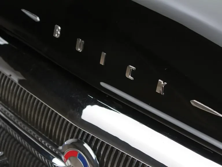 1957 Buick Roadmaster - Image 7 of 20
