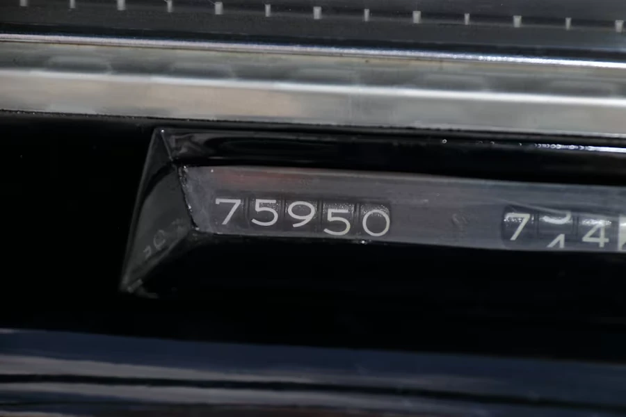 1957 Buick Roadmaster - Image 18 of 29