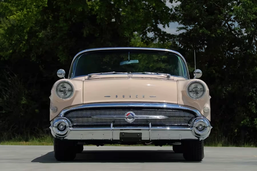 1957 Buick Roadmaster - Image 4 of 29
