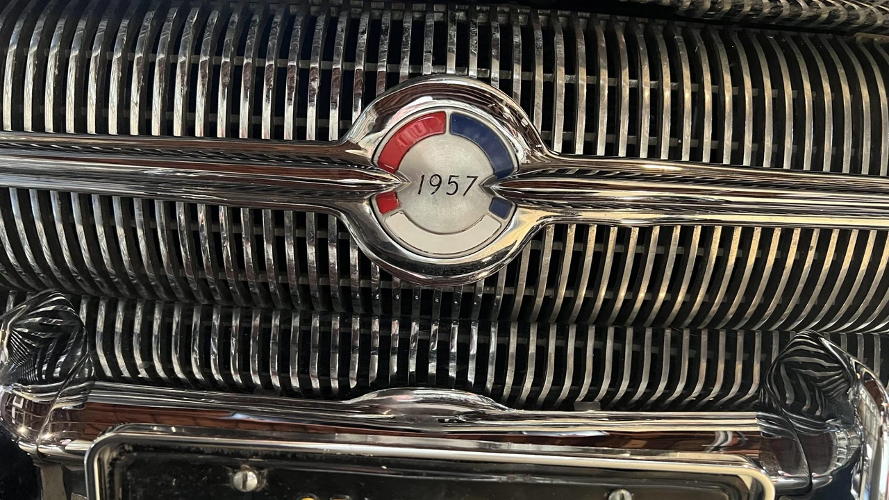 1957 Buick Roadmaster - Image 29 of 31