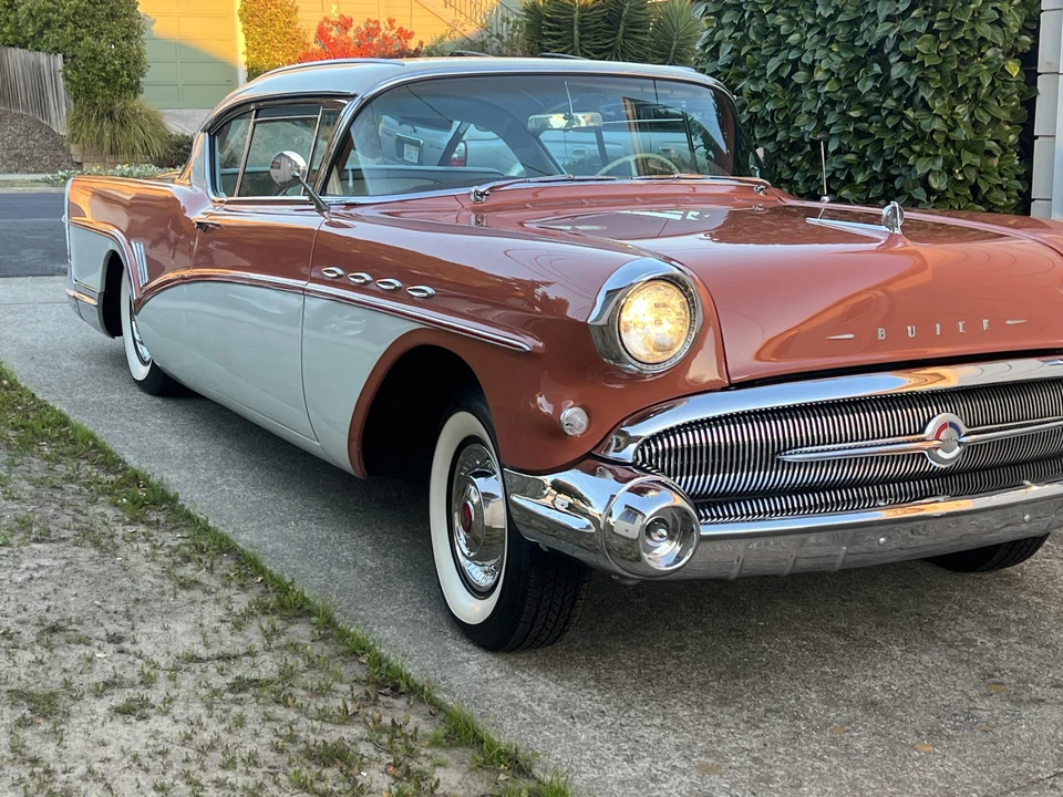 1957 Buick Roadmaster - Image 10 of 31