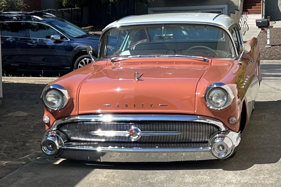 1957 Buick Roadmaster - Image 4 of 31