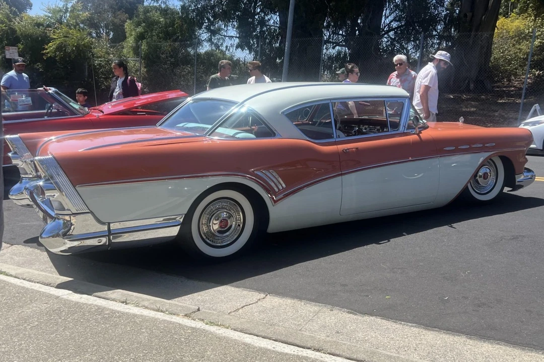 1957 Buick Roadmaster - Image 18 of 31
