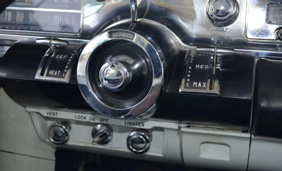 1957 Buick Roadmaster - Image 4 of 8