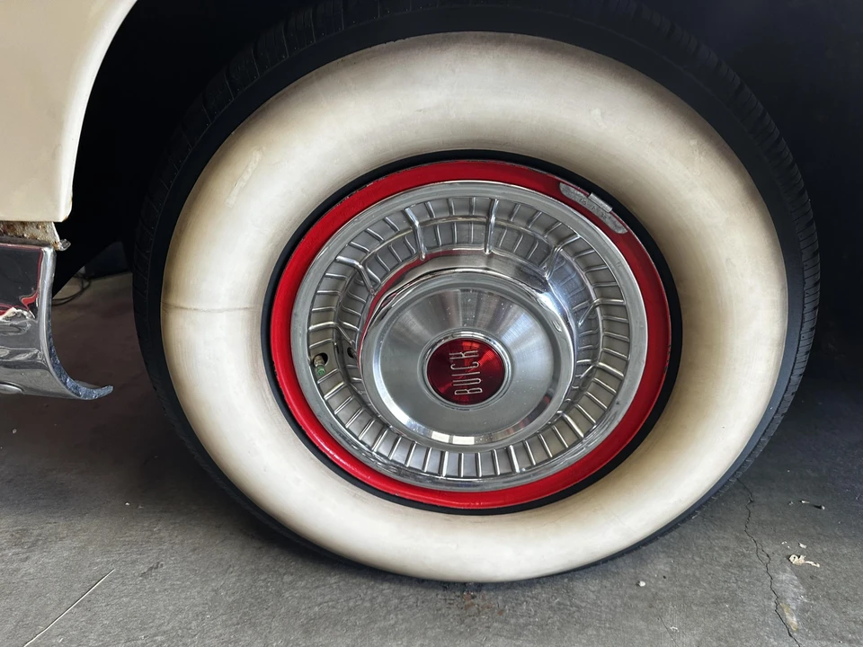 1957 Buick Super - Image 25 of 31