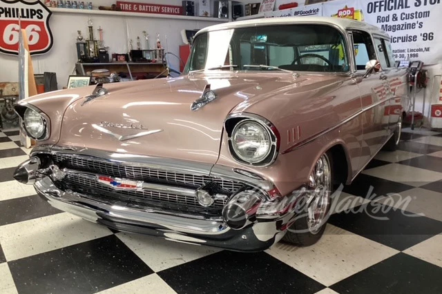 1957 Chevrolet Nomad - Image 10 of 11