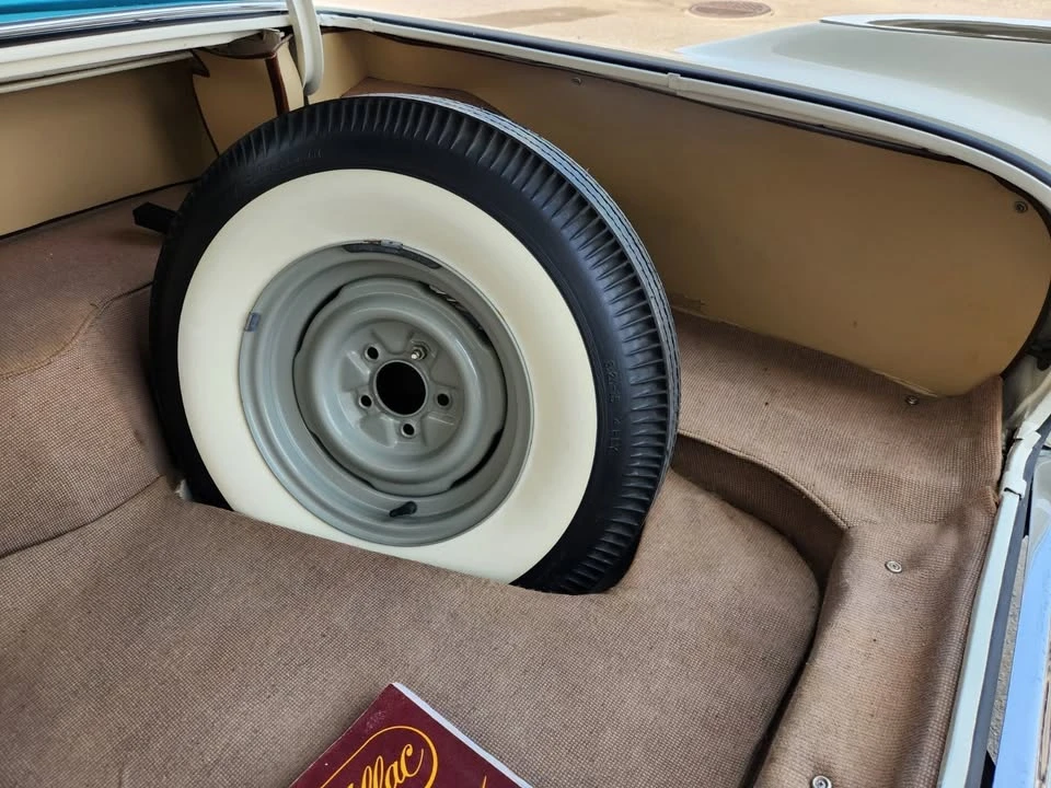 1957 Cadillac DeVille - Image 10 of 19