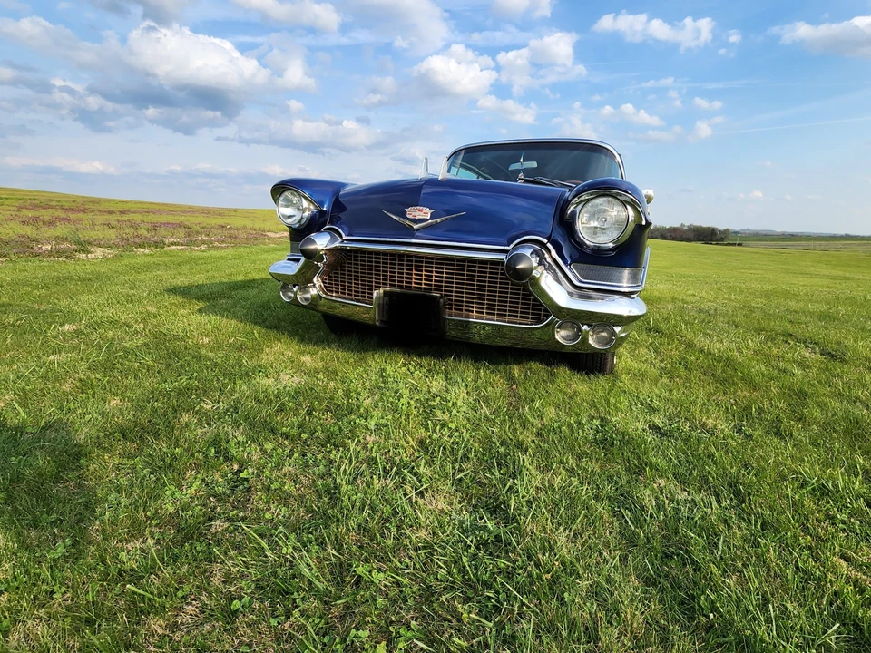 1957 Cadillac Sixty Special - Image 10 of 31