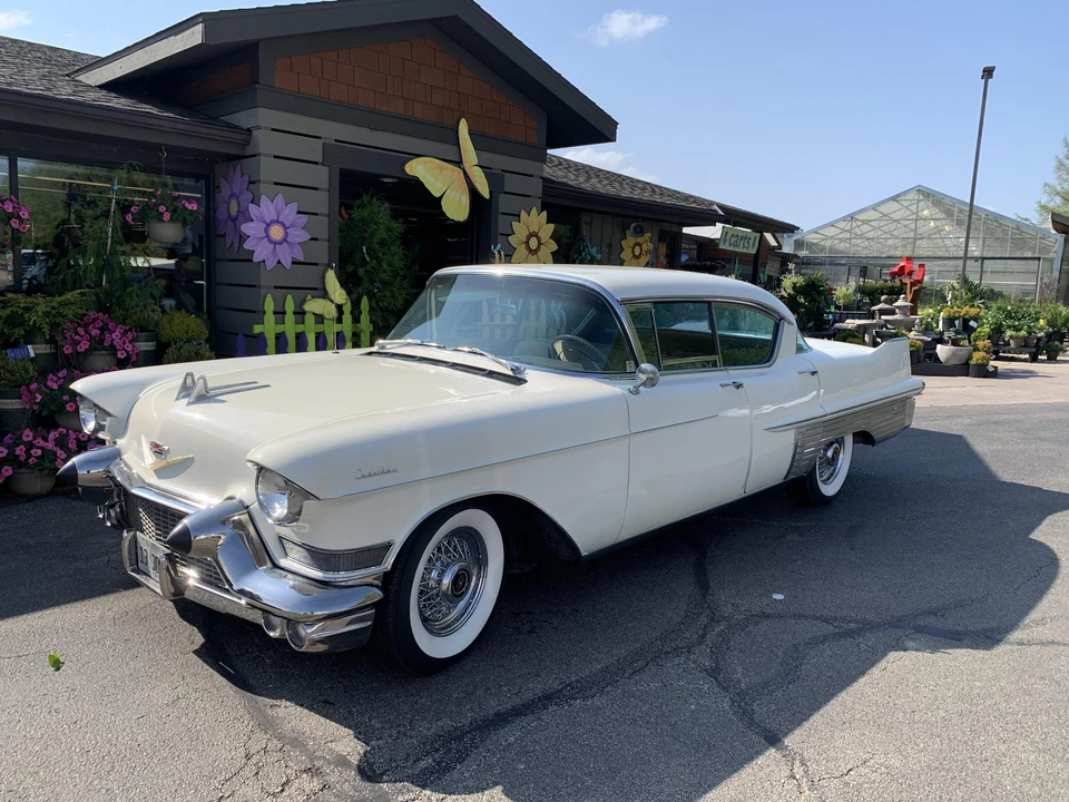 1957 Cadillac Sixty Special - Image 10 of 31