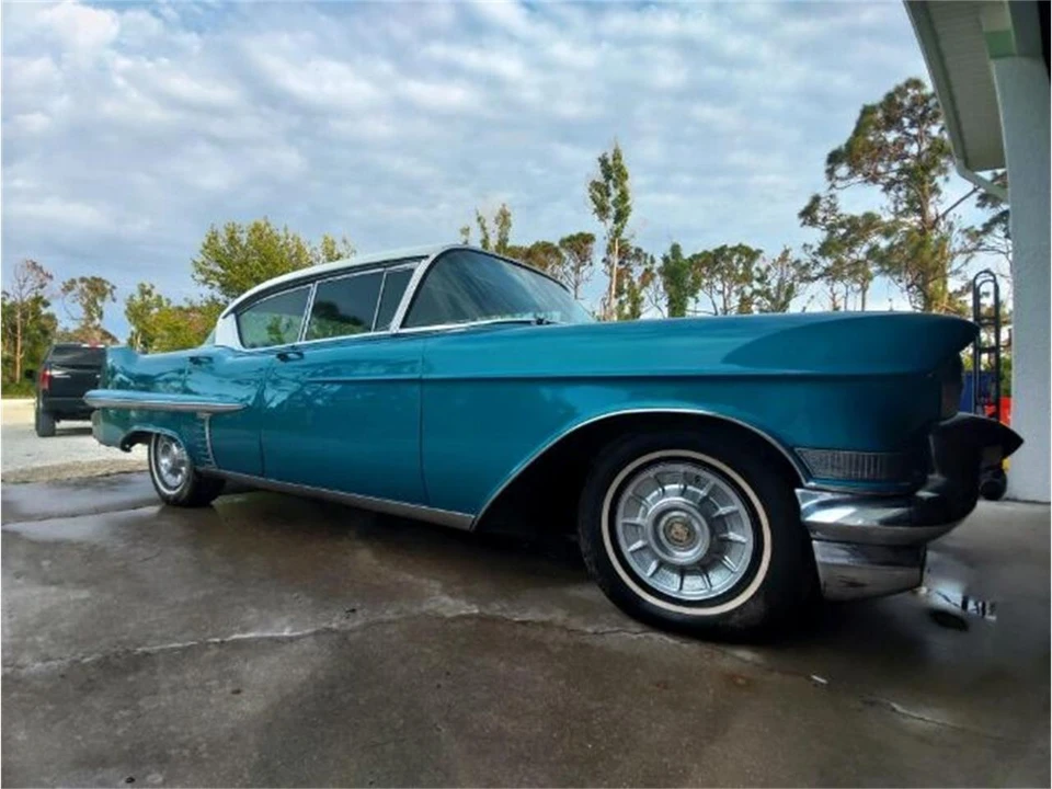 1957 Cadillac DeVille - Image 10 of 13