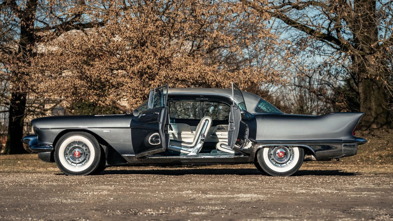 1957 Cadillac Series 62 Eldorado Brougham - Image 15 of 31