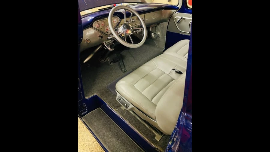 1957 Chevrolet Task Force - Image 9 of 28