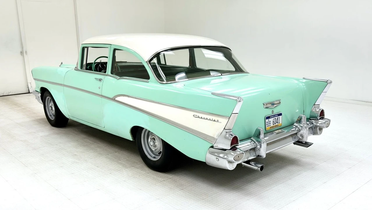 1957 Chevrolet Tri-Five Bel Air Sedan & Wagon - Image 3 of 31