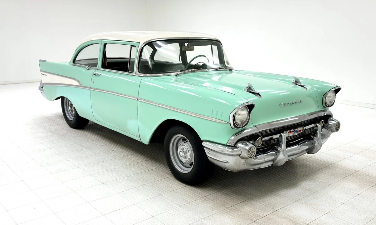 1957 Chevrolet Tri-Five Bel Air Sedan & Wagon - Image 7 of 31