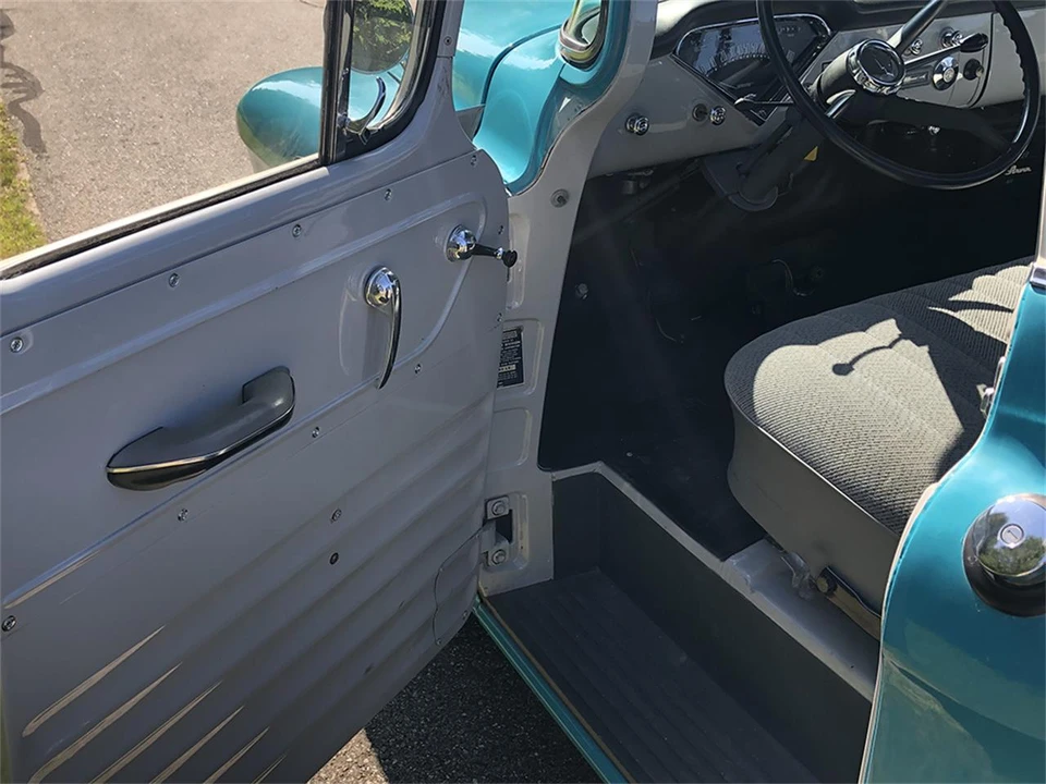 1957 Chevrolet Task Force - Image 7 of 10
