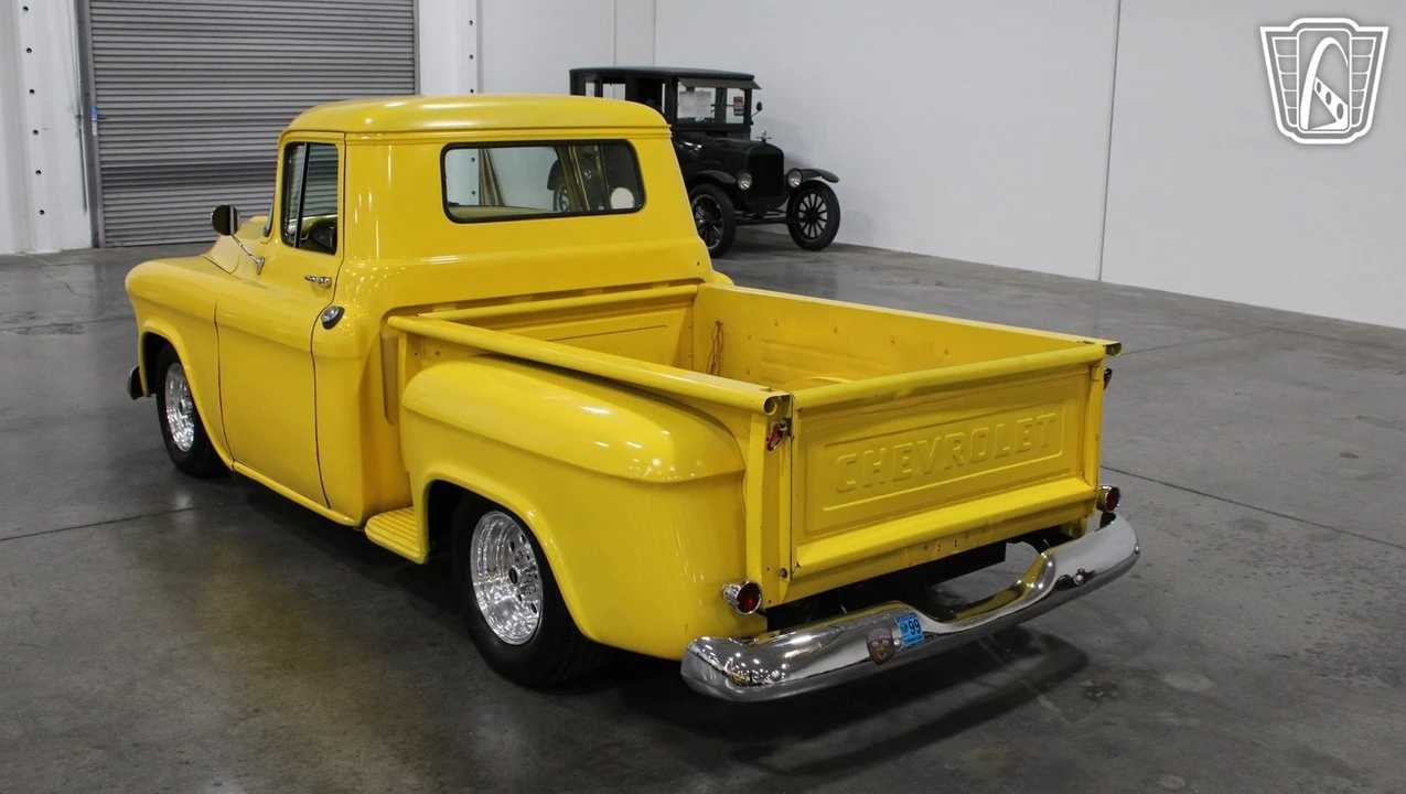 1957 Chevrolet Task Force - Image 6 of 12