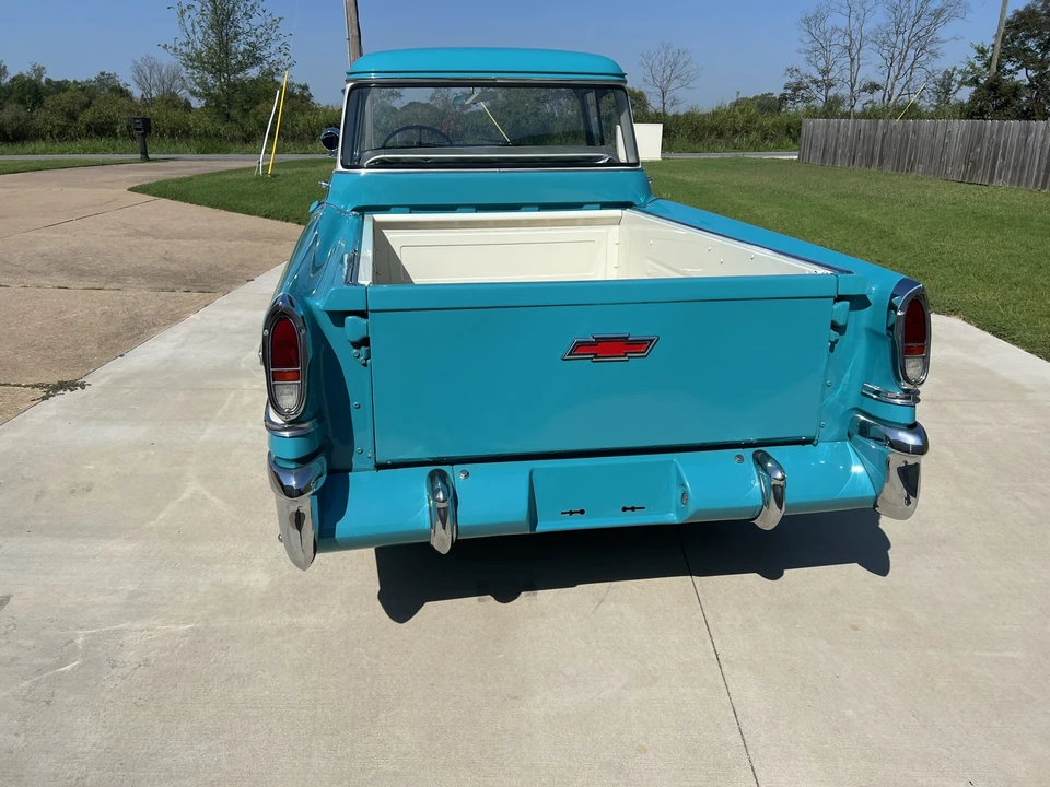1957 Chevrolet Task Force - Image 10 of 31