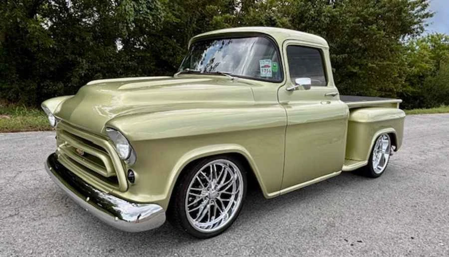 1957 Chevrolet Task Force - Image 7 of 10