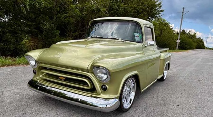 1957 Chevrolet Task Force - Image 5 of 10