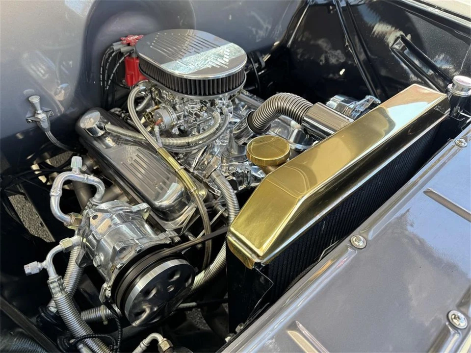 1957 Chevrolet Task Force - Image 20 of 31