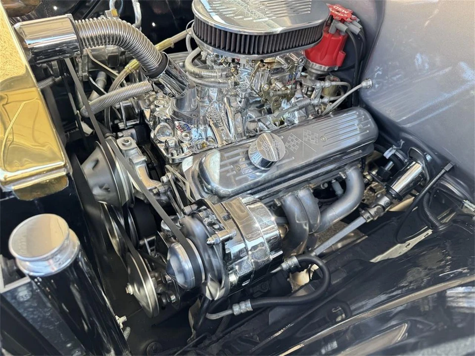 1957 Chevrolet Task Force - Image 23 of 31