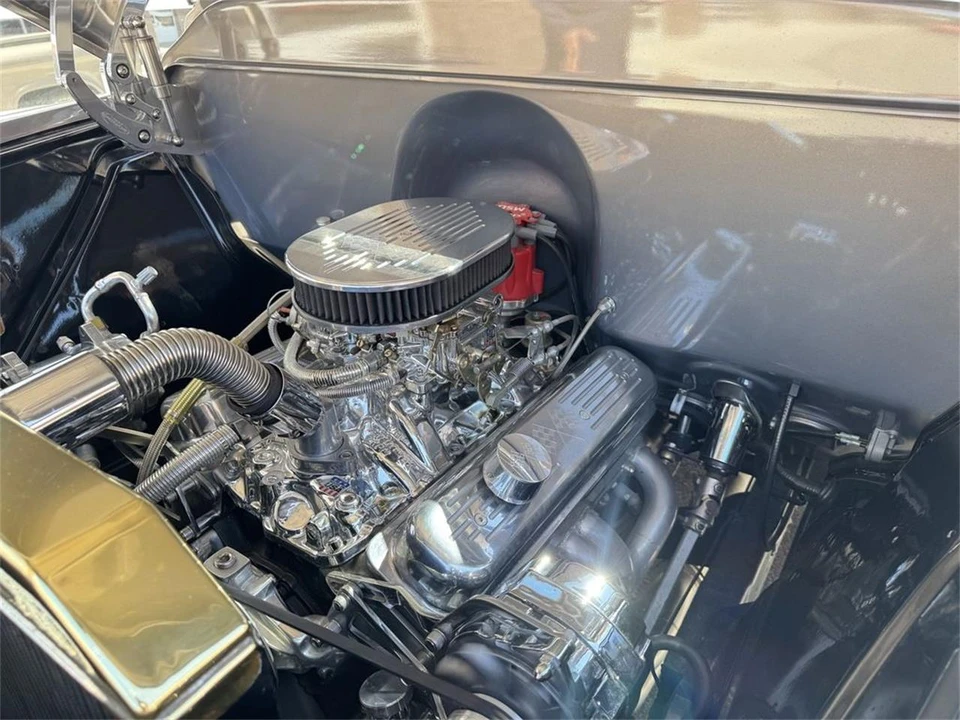 1957 Chevrolet Task Force - Image 24 of 31