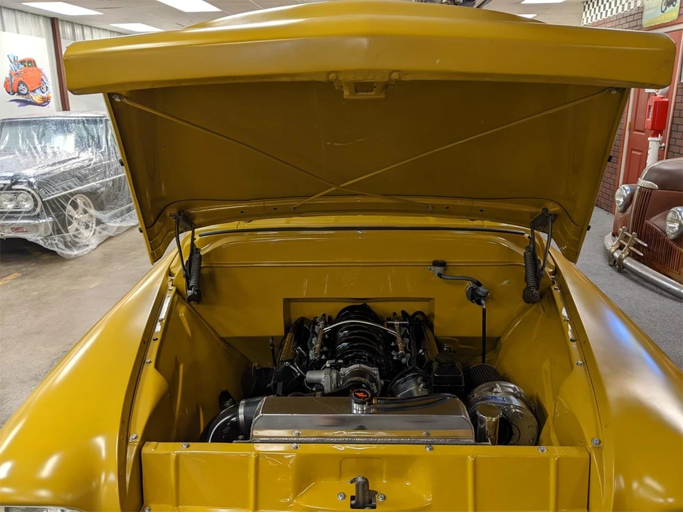 1957 Chevrolet Task Force - Image 20 of 31