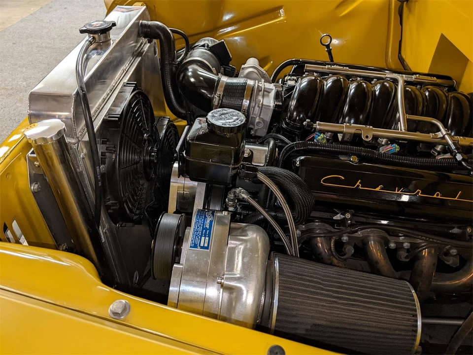 1957 Chevrolet Task Force - Image 24 of 31