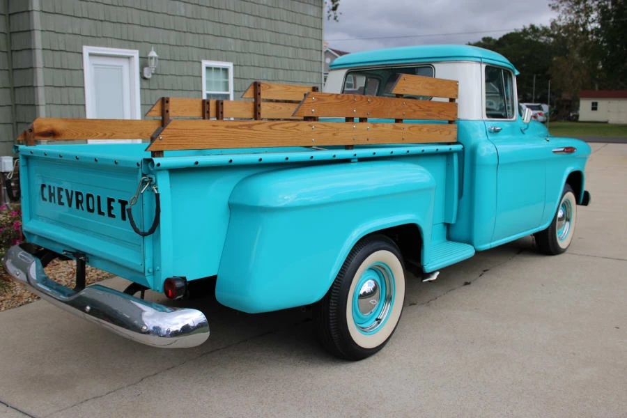 1957 Chevrolet Task Force - Image 5 of 10