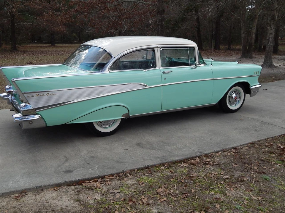1957 Chevrolet Tri-Five Bel Air 2-Door Hardtop & Coupe - Image 4 of 31