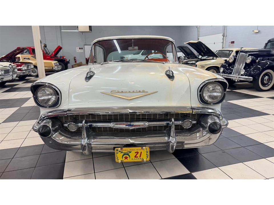 1957 Chevrolet Tri-Five Bel Air 2-Door Hardtop & Coupe - Image 4 of 31