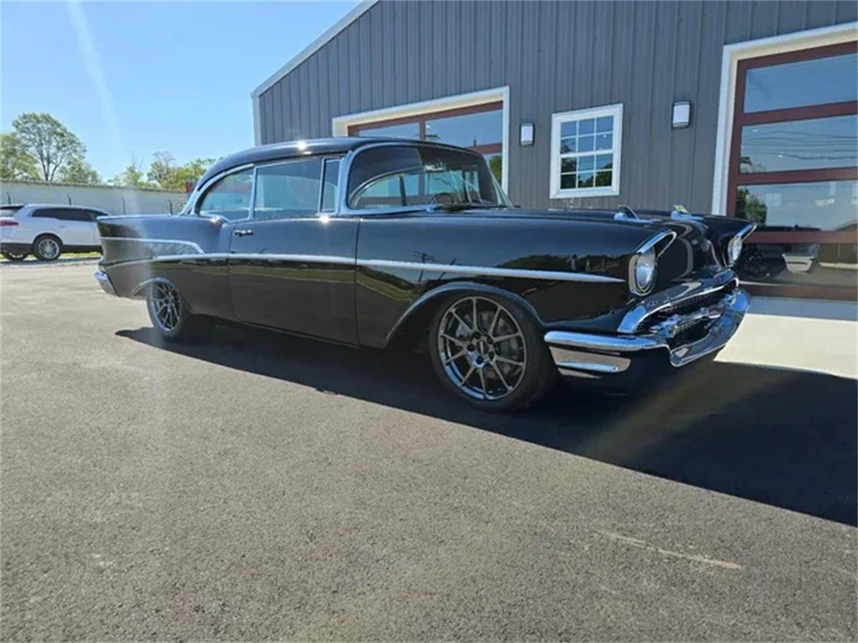 1957 Chevrolet Tri-Five Bel Air 2-Door Hardtop & Coupe - Image 4 of 31