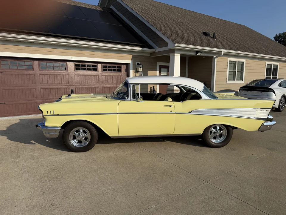 1957 Chevrolet Tri-Five Bel Air 2-Door Hardtop & Coupe - Image 4 of 31