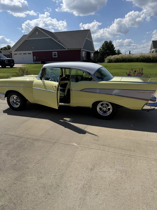 1957 Chevrolet Tri-Five Bel Air 2-Door Hardtop & Coupe - Image 12 of 31