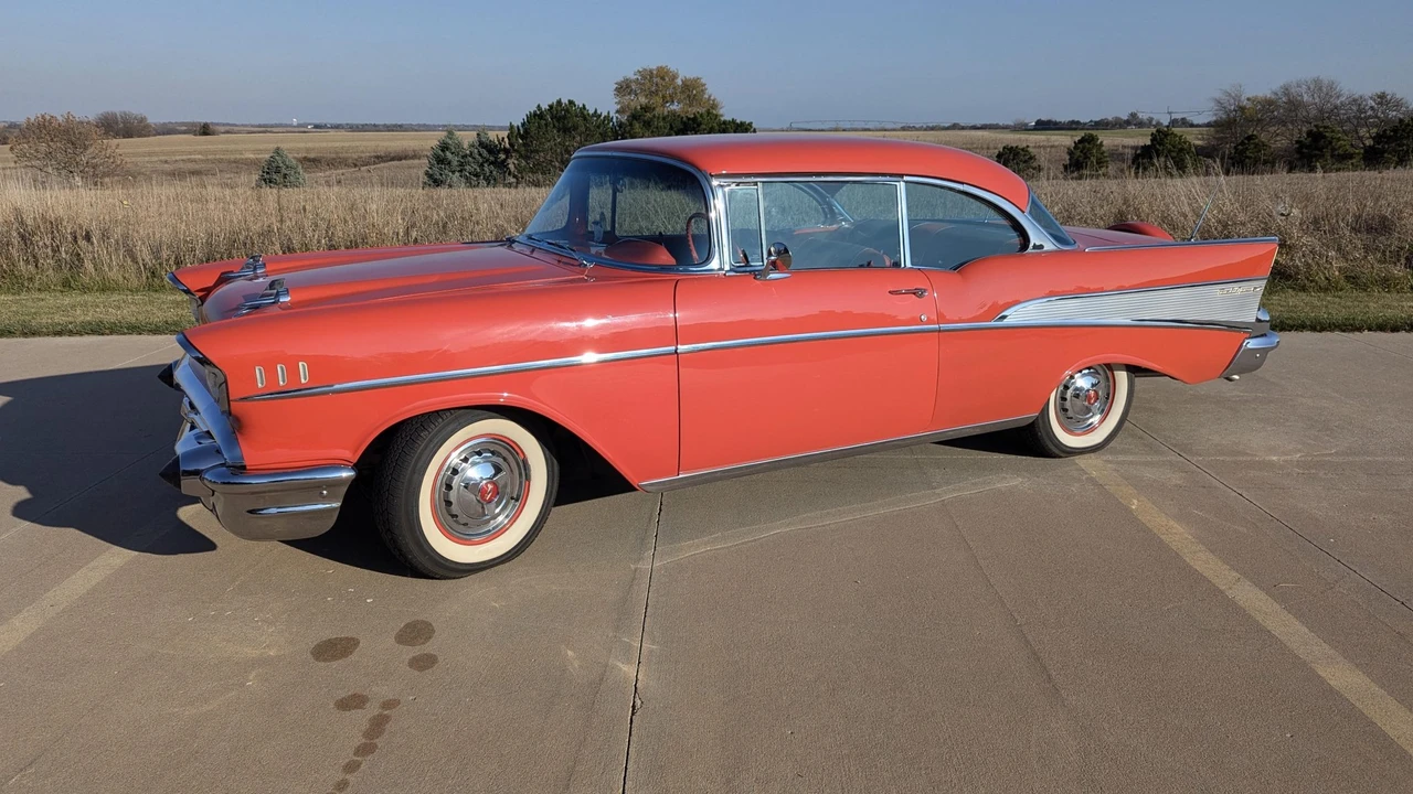 1957 Chevrolet Tri-Five Bel Air 2-Door Hardtop & Coupe - Image 5 of 31