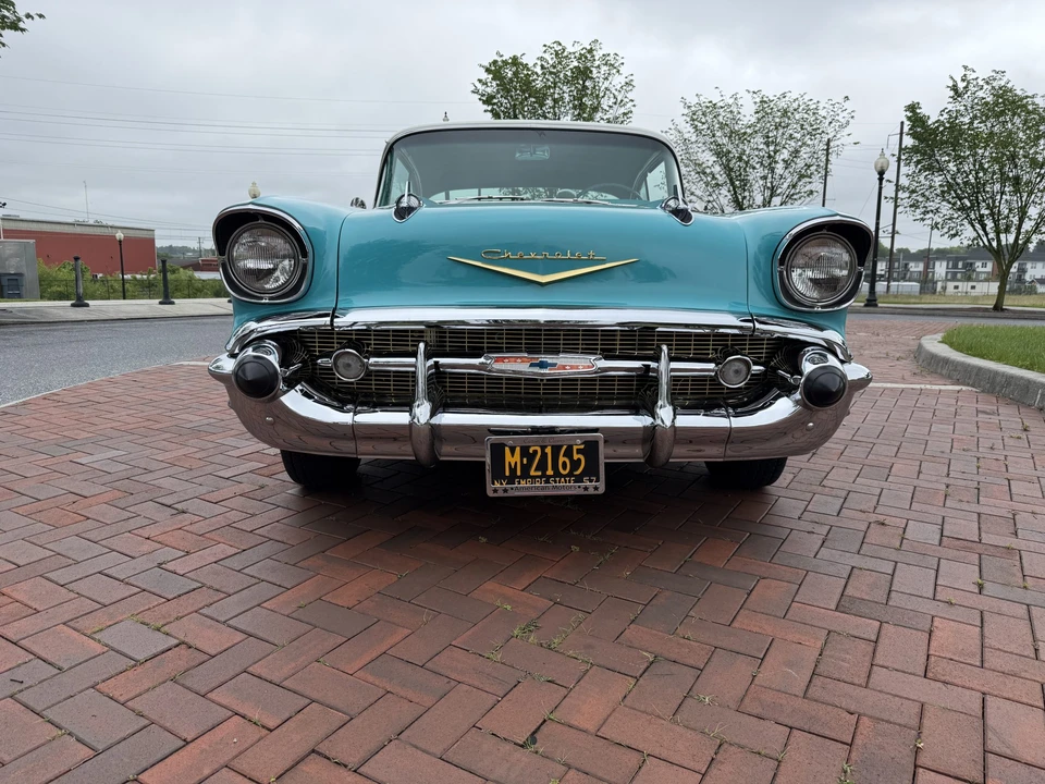 1957 Chevrolet Tri-Five Bel Air 2-Door Hardtop & Coupe - Image 4 of 31