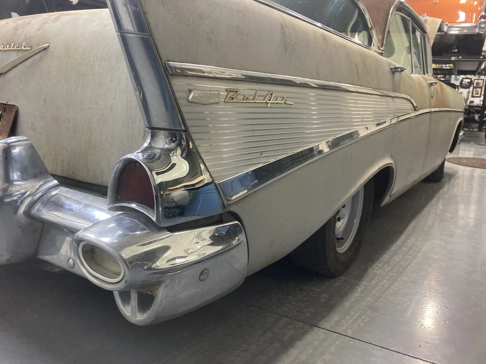 1957 Chevrolet Tri-Five Bel Air Sedan & Wagon - Image 17 of 31