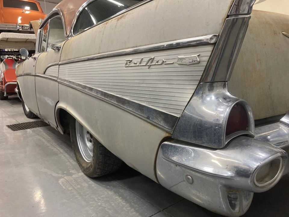 1957 Chevrolet Tri-Five Bel Air Sedan & Wagon - Image 20 of 31