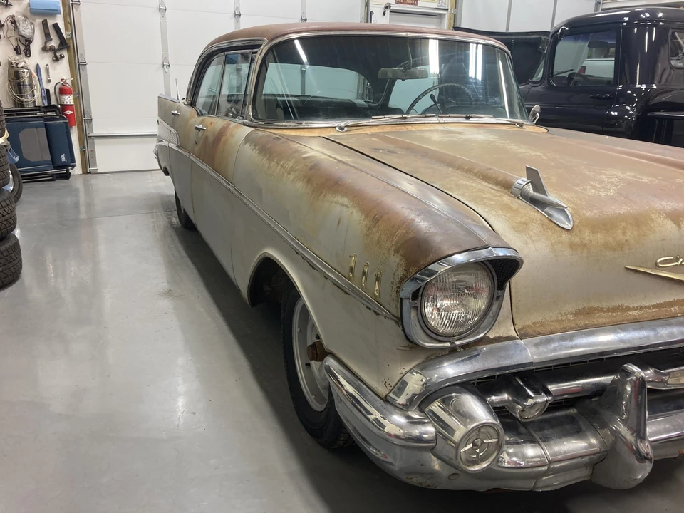 1957 Chevrolet Tri-Five Bel Air Sedan & Wagon - Image 11 of 31