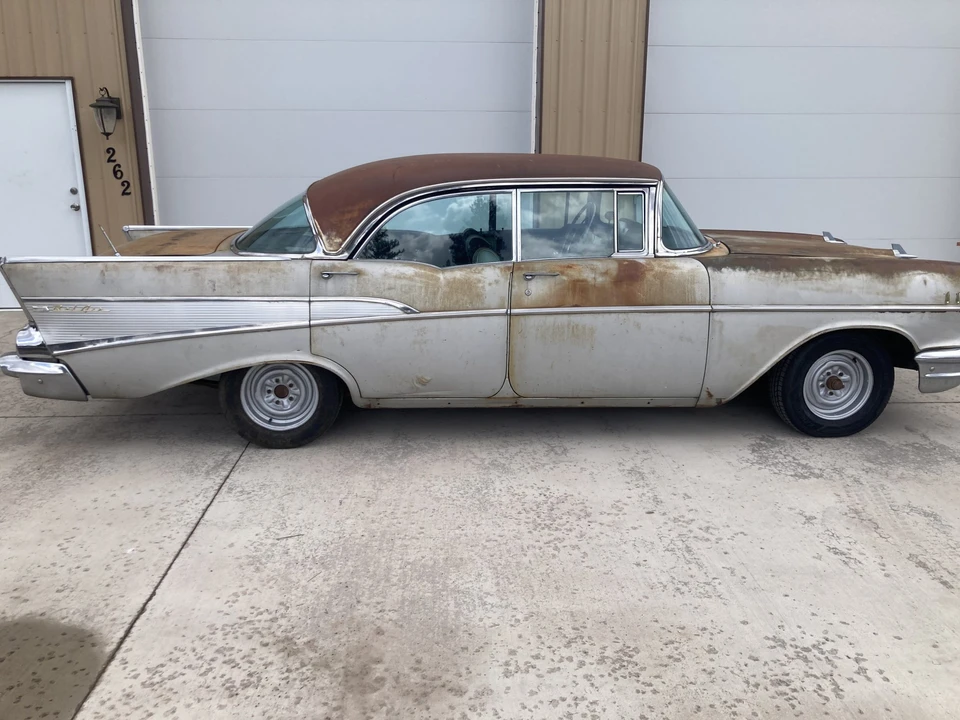 1957 Chevrolet Tri-Five Bel Air Sedan & Wagon - Image 6 of 31