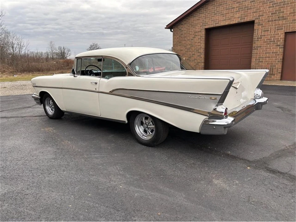1957 Chevrolet Tri-Five Bel Air 2-Door Hardtop & Coupe - Image 10 of 28