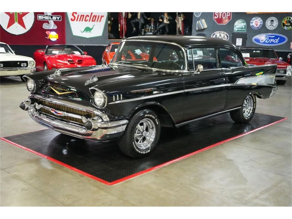 1957 Chevrolet Tri-Five Bel Air 2-Door Hardtop & Coupe - Image 2 of 31