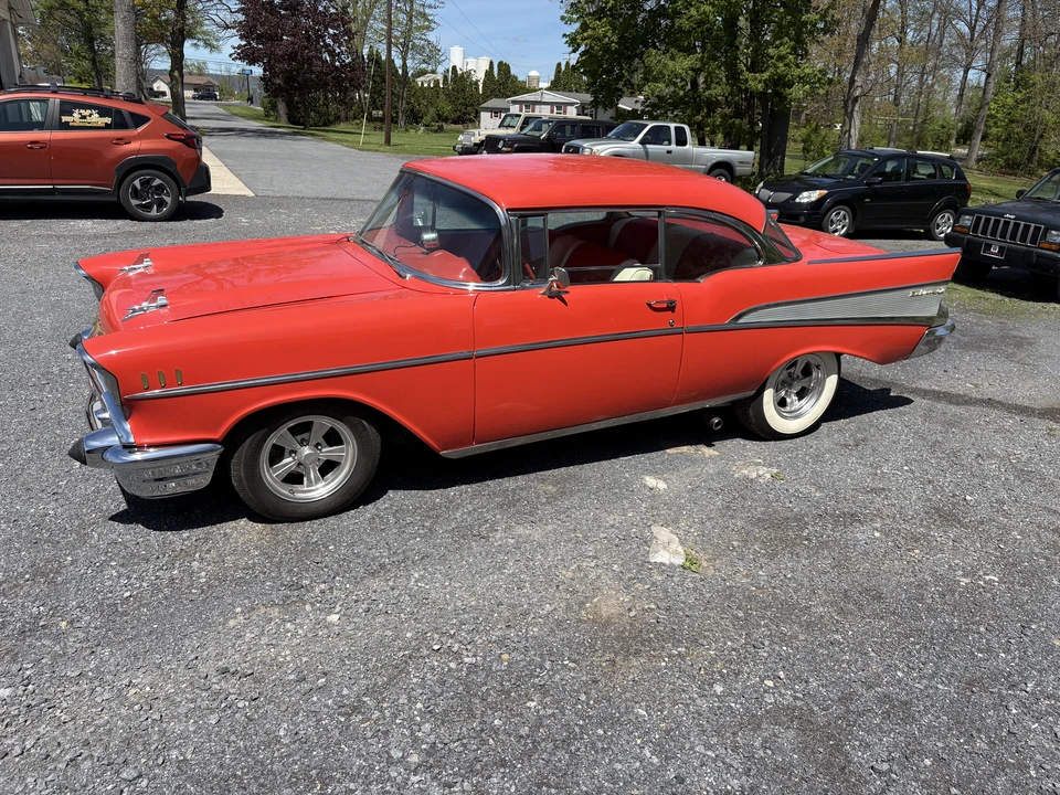 1957 Chevrolet Tri-Five Bel Air 2-Door Hardtop & Coupe - Image 5 of 31