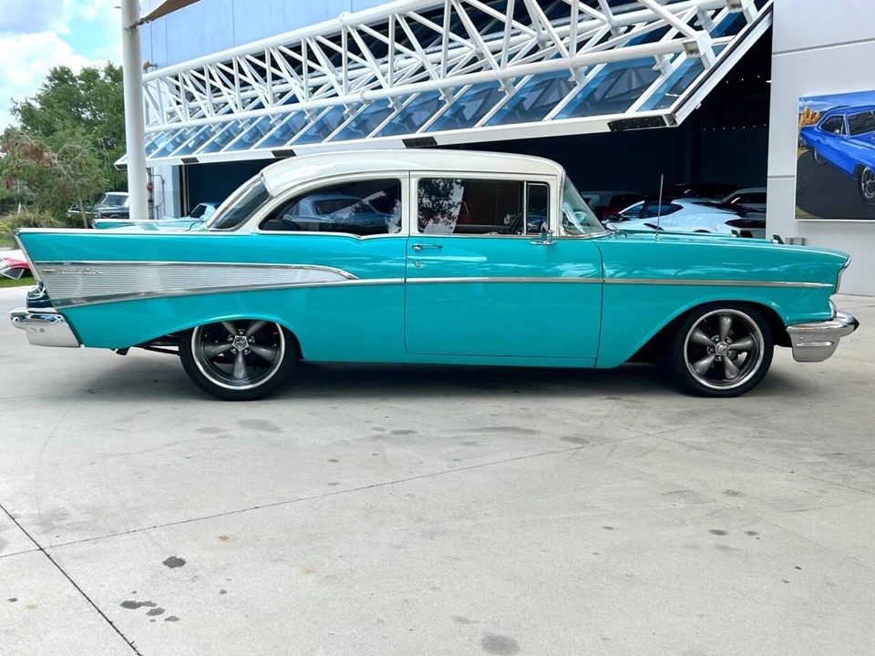 1957 Chevrolet Tri-Five Bel Air 2-Door Hardtop & Coupe - Image 4 of 31