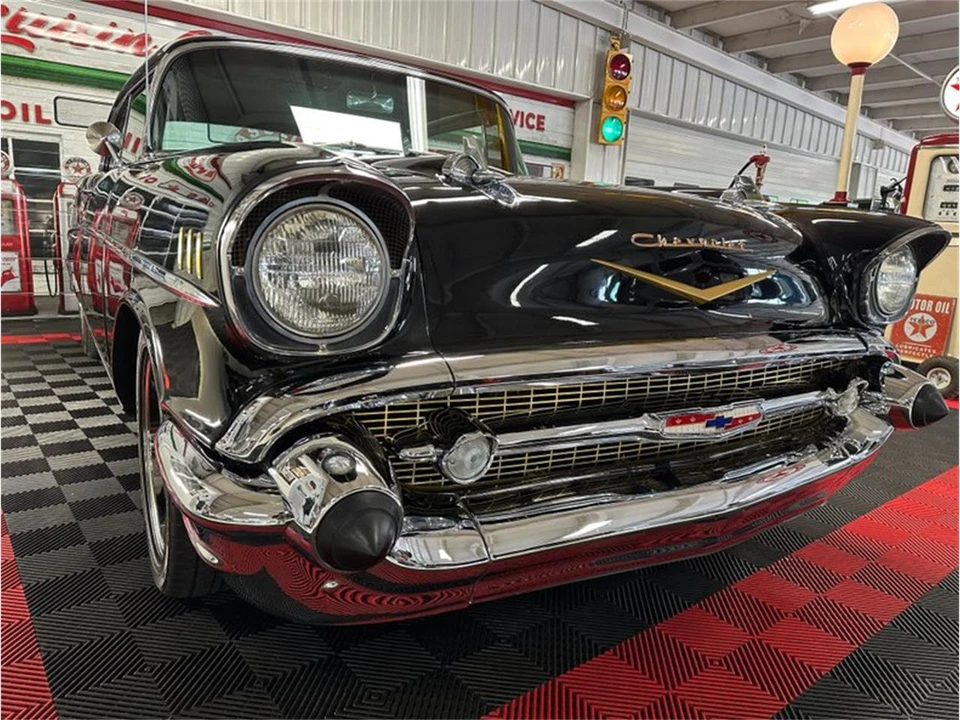 1957 Chevrolet Tri-Five Bel Air 2-Door Hardtop & Coupe - Image 4 of 31