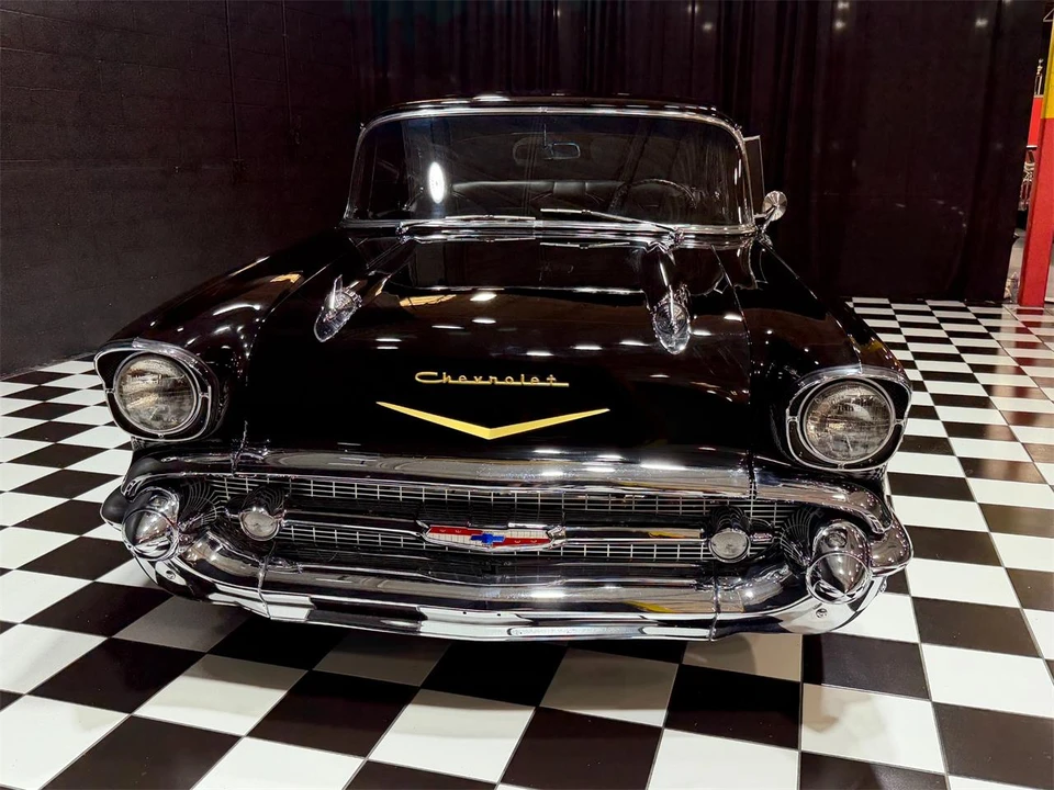 1957 Chevrolet Tri-Five Bel Air 2-Door Hardtop & Coupe - Image 10 of 31
