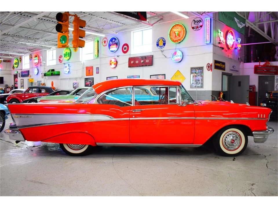 1957 Chevrolet Tri-Five Bel Air 2-Door Hardtop & Coupe - Image 4 of 31