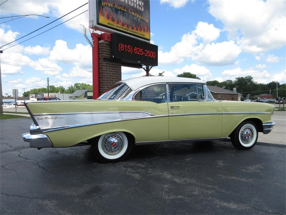 1957 Chevrolet Tri-Five Bel Air 2-Door Hardtop & Coupe - Image 9 of 31